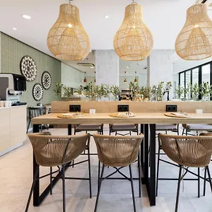 4* Отель Alameda Centro Affiliated By Melia